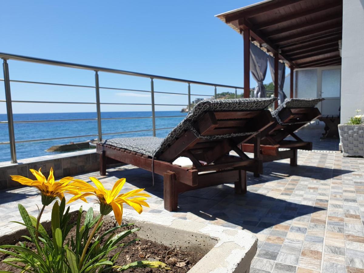 Holiday House Kruce 울친 외부 사진