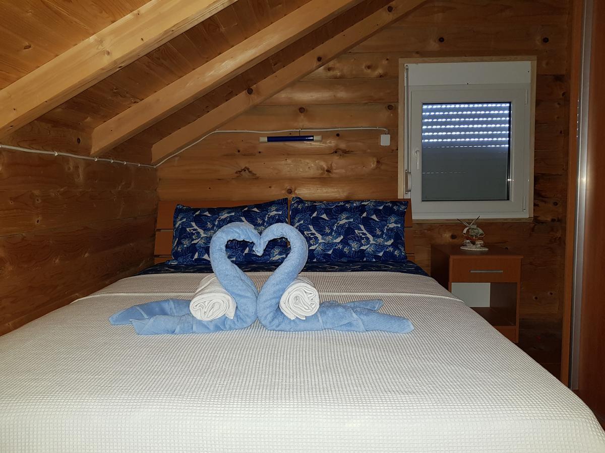Holiday House Kruce 울친 외부 사진