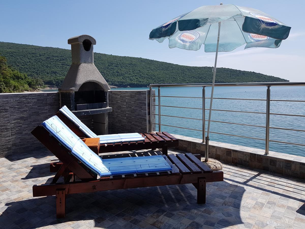 Holiday House Kruce 울친 외부 사진