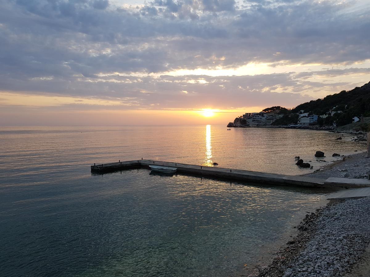 Holiday House Kruce 울친 외부 사진